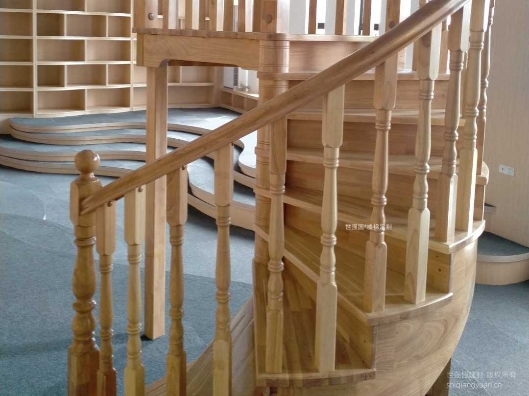 原木色实木楼梯旋转楼梯定制效果