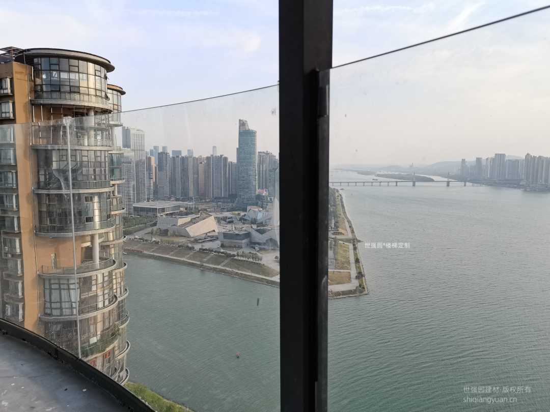 无边框玻璃护栏室外阳台扶手.jpg 无边框玻璃护栏室外阳台扶手.jpg