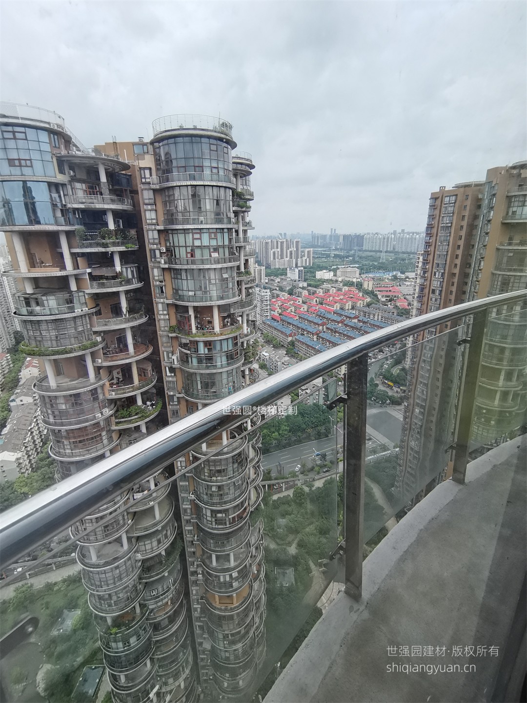 室外阳台玻璃护栏3.jpg
