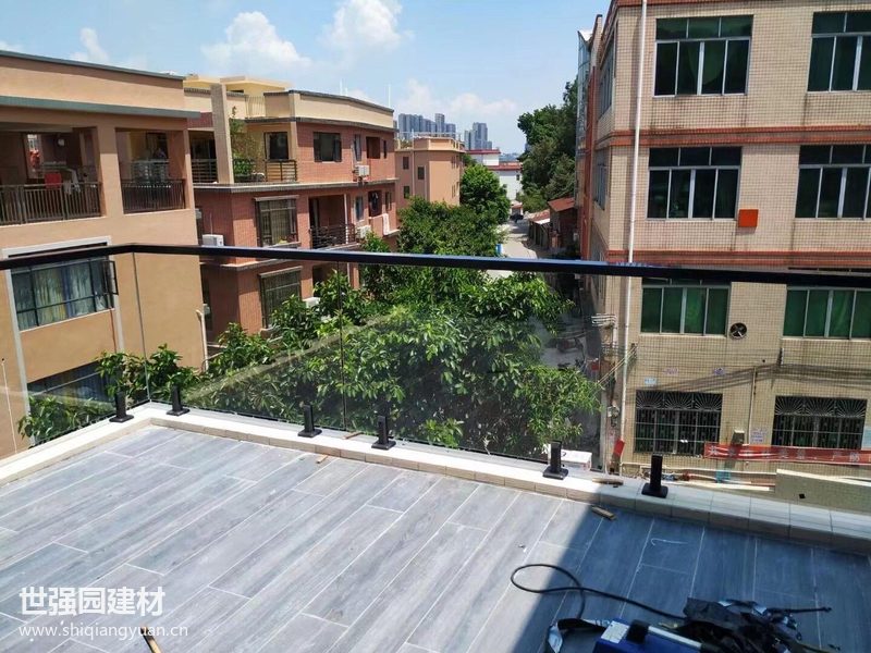 室外阳台护栏安装效果 世强园建材