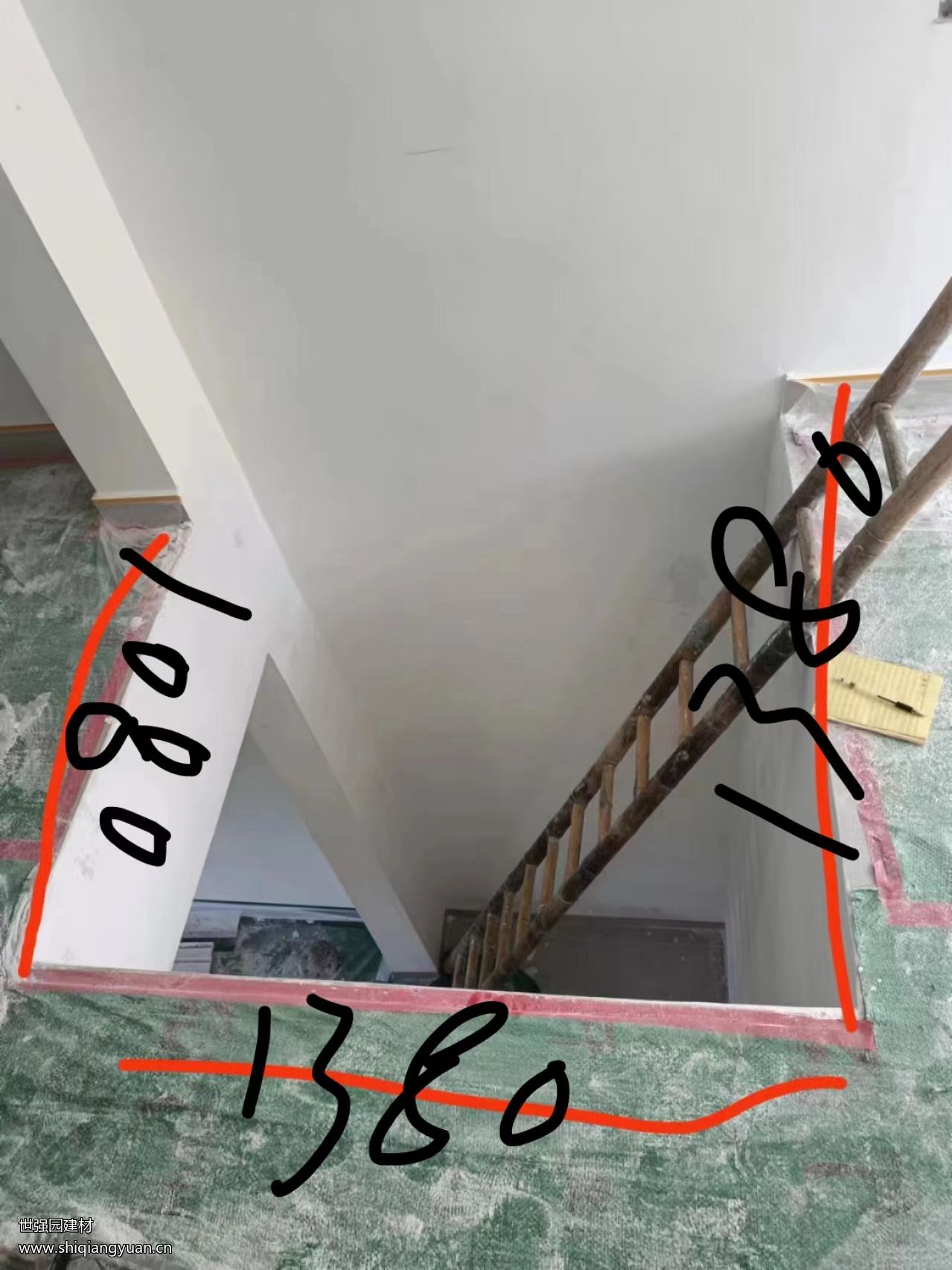 楼梯踏步铺瓷砖还是木地板
