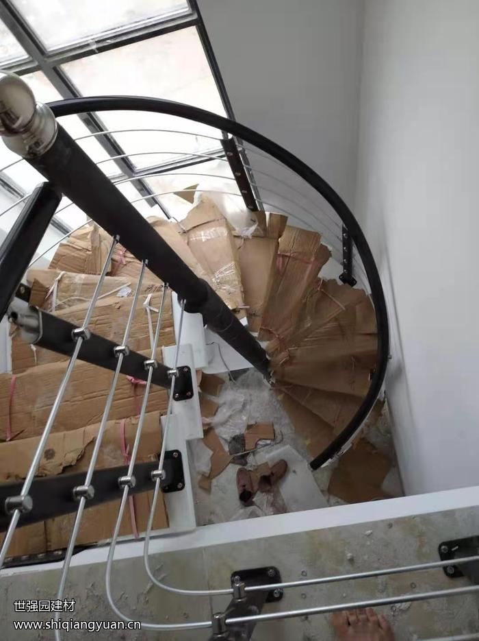 钢木楼梯踏步为什么要留伸缩缝