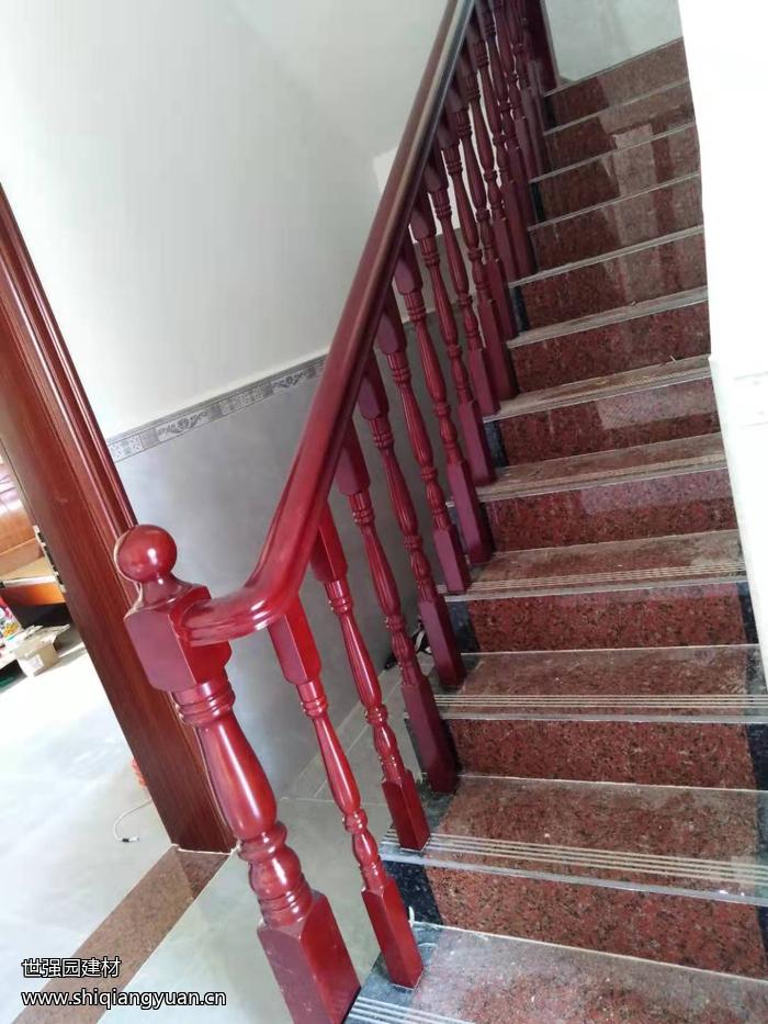 楼梯扶手走起来有异响怎么回事